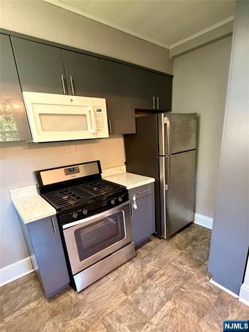 10 Kinderkamack Road 1, Woodcliff Lake, NJ 07677
