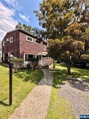 10 Kinderkamack Road 1, Woodcliff Lake, NJ 07677