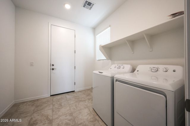 7695 W SMOKETREE Drive, Peoria, AZ 85383