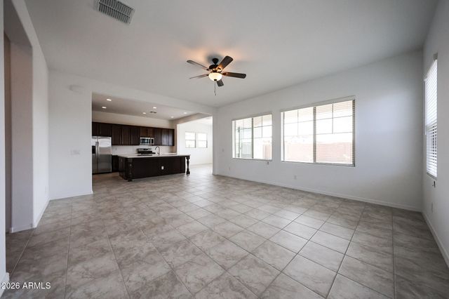 7695 W SMOKETREE Drive, Peoria, AZ 85383
