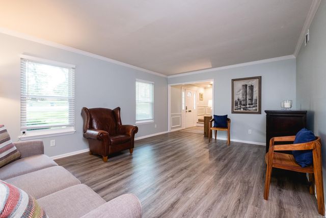 3 Coachlight Circle, Little Rock, AR 72227