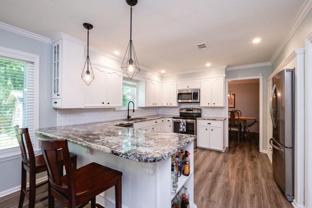 3 Coachlight Circle, Little Rock, AR 72227