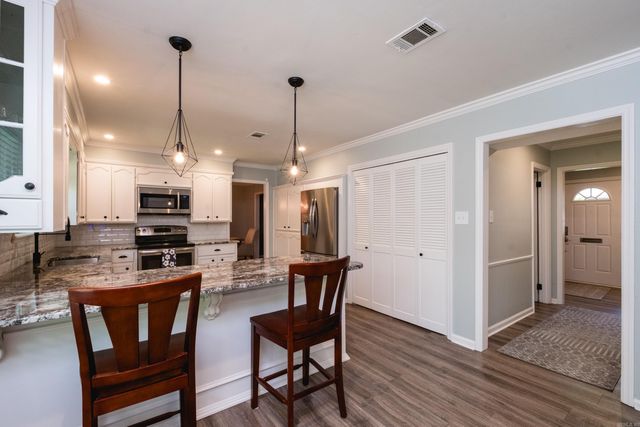 3 Coachlight Circle, Little Rock, AR 72227