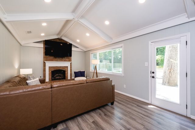 3 Coachlight Circle, Little Rock, AR 72227