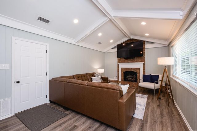 3 Coachlight Circle, Little Rock, AR 72227