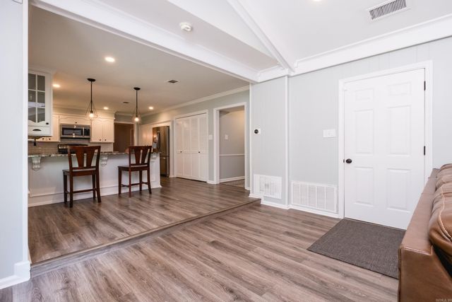 3 Coachlight Circle, Little Rock, AR 72227
