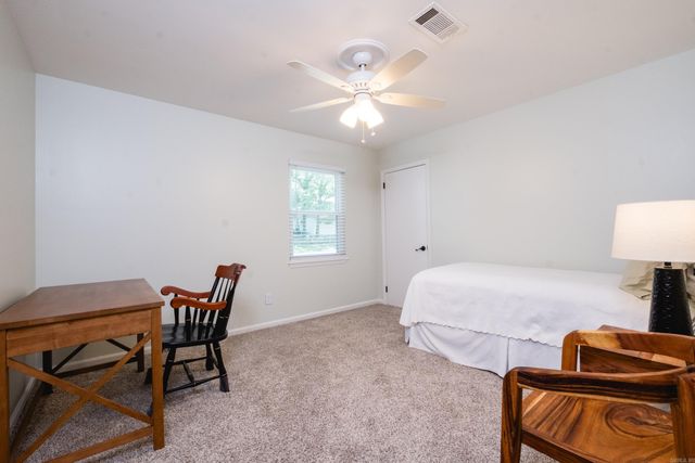 3 Coachlight Circle, Little Rock, AR 72227
