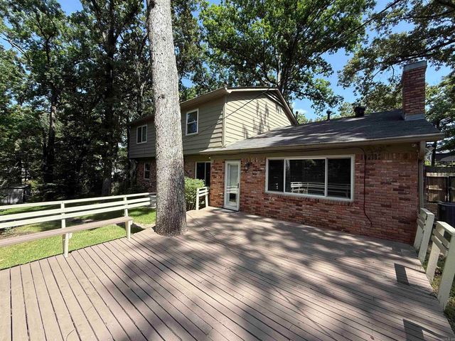 3 Coachlight Circle, Little Rock, AR 72227