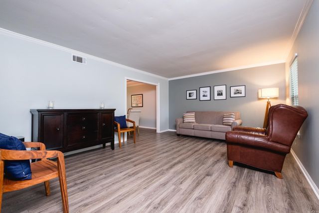 3 Coachlight Circle, Little Rock, AR 72227