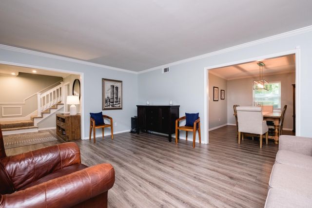 3 Coachlight Circle, Little Rock, AR 72227