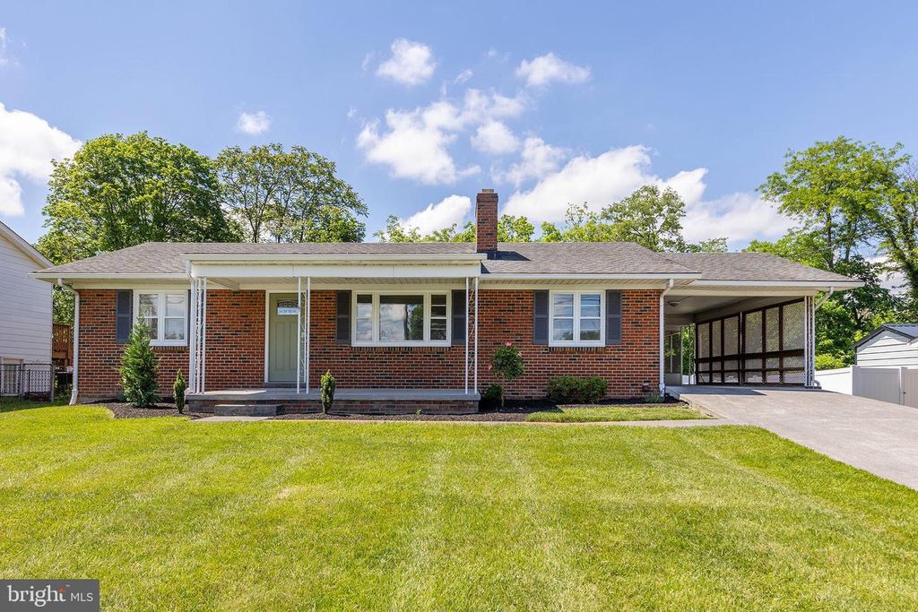 124 WILKINS DRIVE, Winchester, VA 22602
