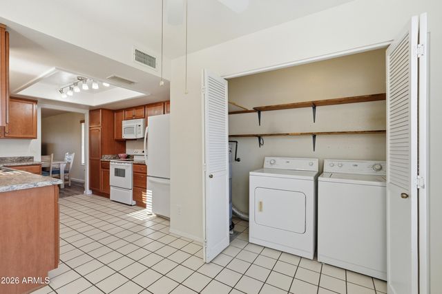 650 S ARROWWOOD Way, Mesa, AZ 85208