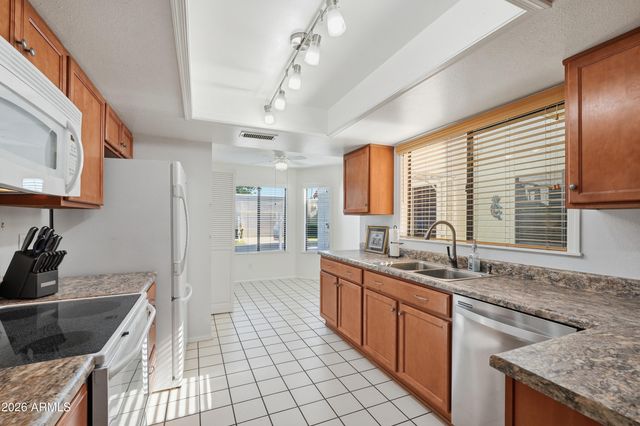 650 S ARROWWOOD Way, Mesa, AZ 85208