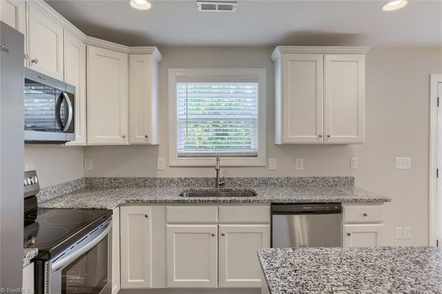 306 Beaumont Circle, Clemmons, NC 27012