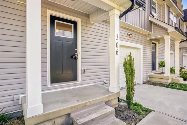 306 Beaumont Circle, Clemmons, NC 27012