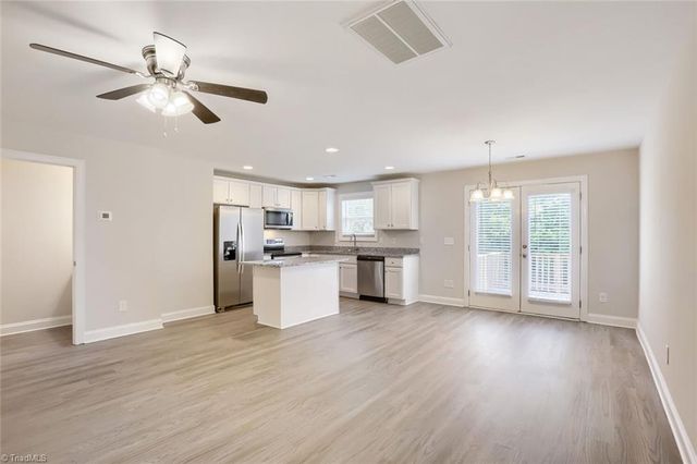 306 Beaumont Circle, Clemmons, NC 27012