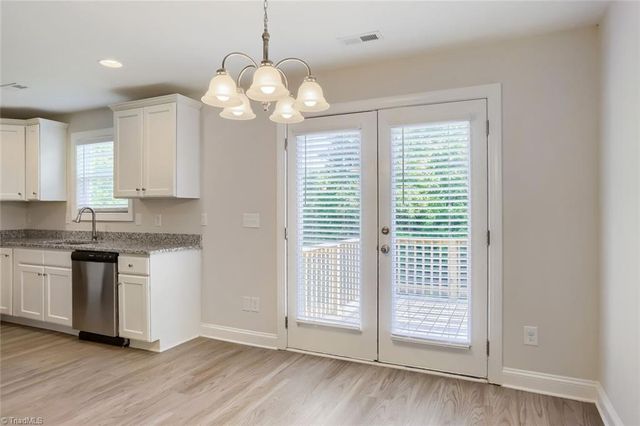 306 Beaumont Circle, Clemmons, NC 27012