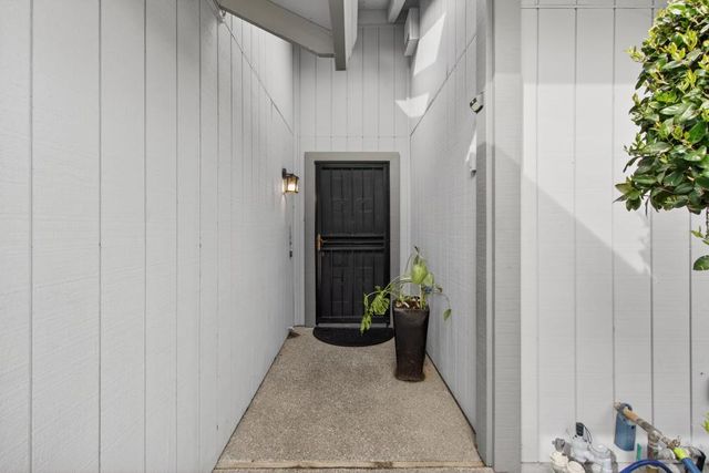 1211 Alder Tree Way, Sacramento, CA 95831