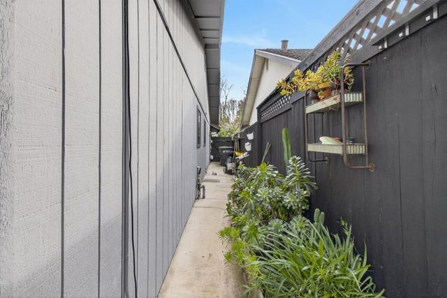 1211 Alder Tree Way, Sacramento, CA 95831