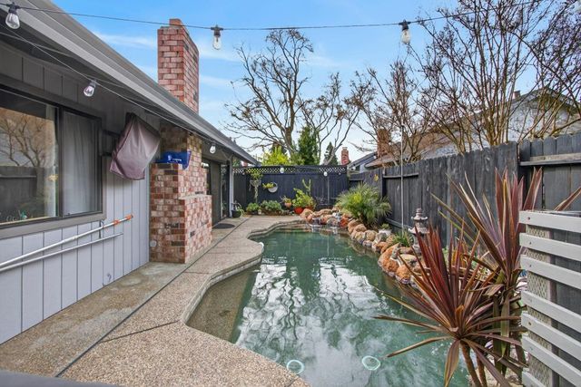 1211 Alder Tree Way, Sacramento, CA 95831