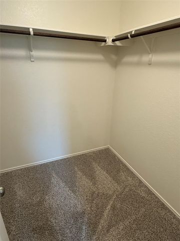 100 Granville CT, Jarrell, TX 76537