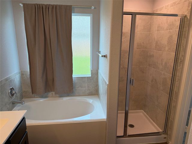 100 Granville CT, Jarrell, TX 76537