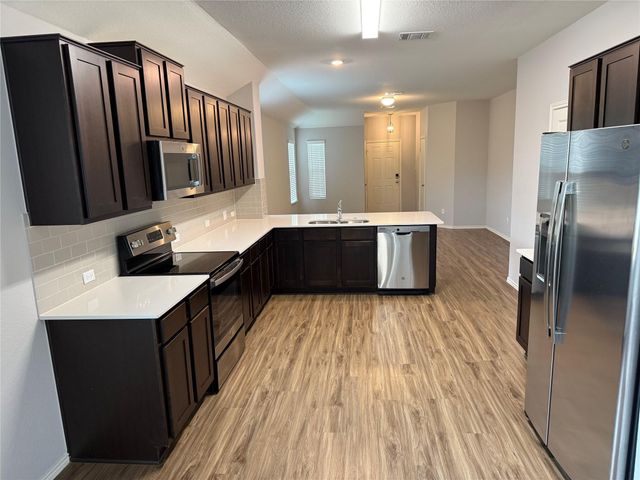 100 Granville CT, Jarrell, TX 76537