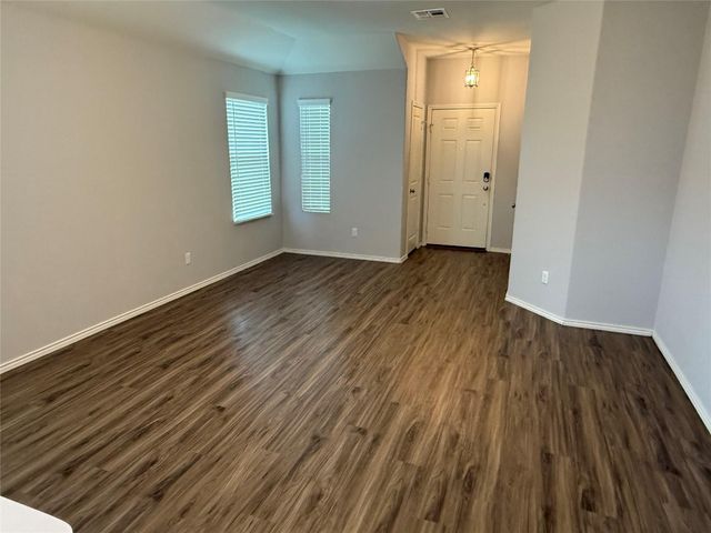 100 Granville CT, Jarrell, TX 76537