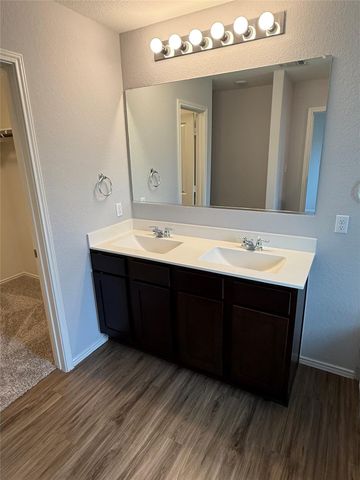 100 Granville CT, Jarrell, TX 76537