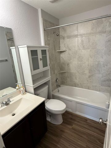 100 Granville CT, Jarrell, TX 76537