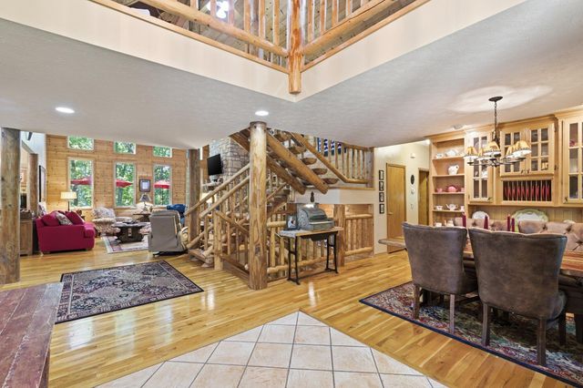 993 S Oak Ridge Road, Nixa, MO 65714