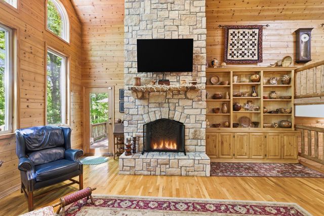 993 S Oak Ridge Road, Nixa, MO 65714