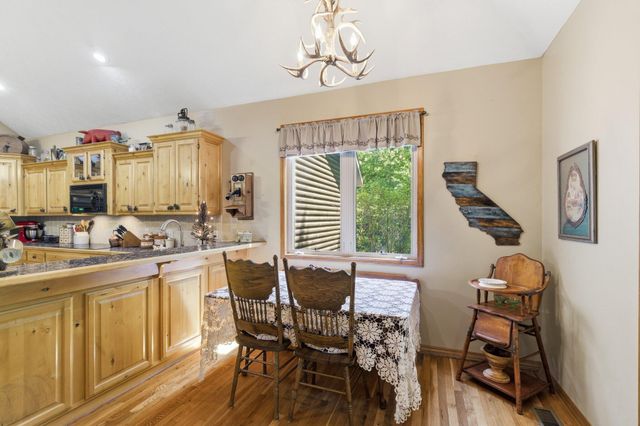 993 S Oak Ridge Road, Nixa, MO 65714