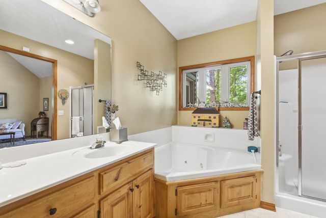 993 S Oak Ridge Road, Nixa, MO 65714