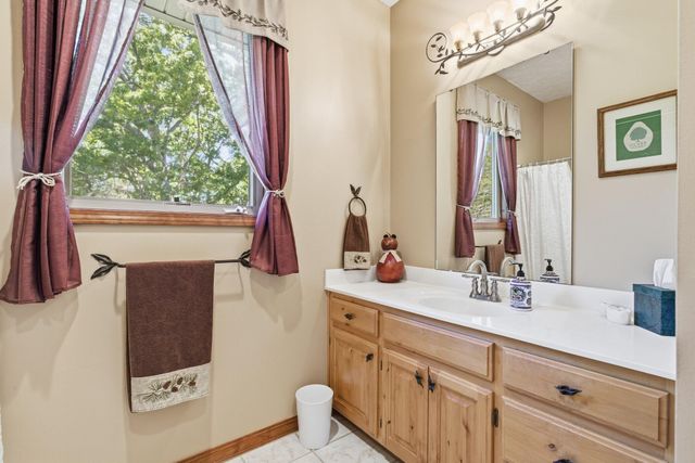 993 S Oak Ridge Road, Nixa, MO 65714