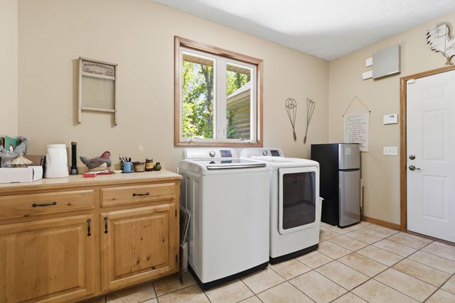 993 S Oak Ridge Road, Nixa, MO 65714