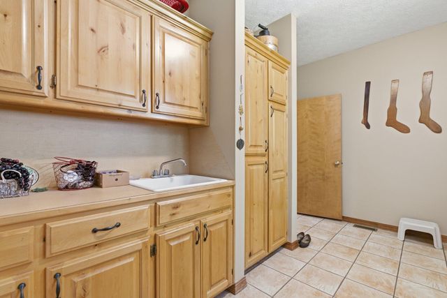 993 S Oak Ridge Road, Nixa, MO 65714