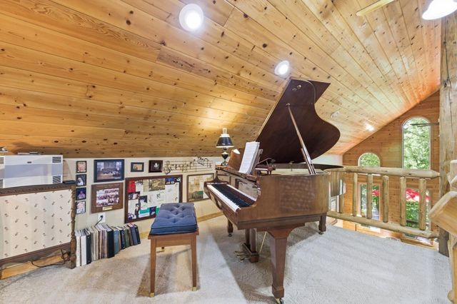 993 S Oak Ridge Road, Nixa, MO 65714