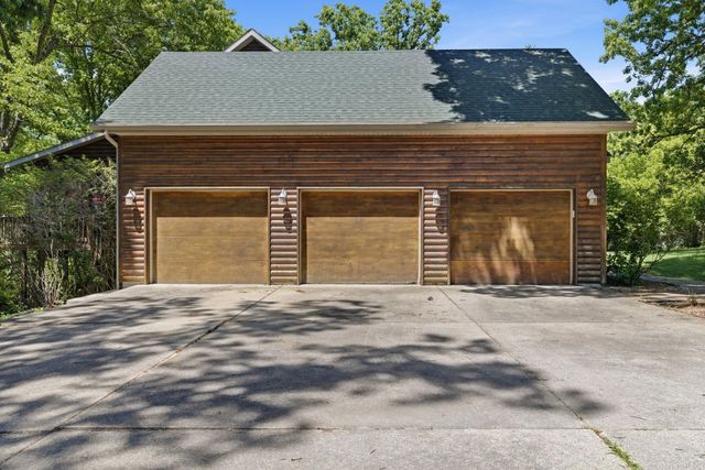 993 S Oak Ridge Road, Nixa, MO 65714