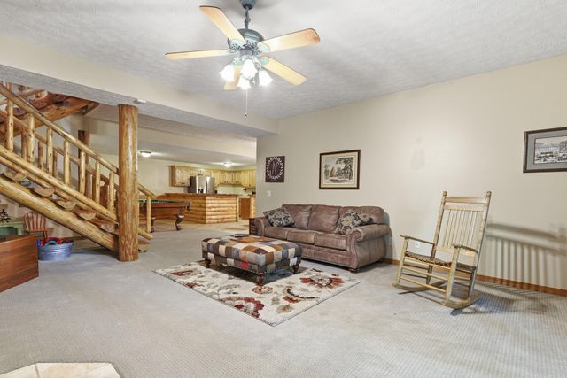 993 S Oak Ridge Road, Nixa, MO 65714