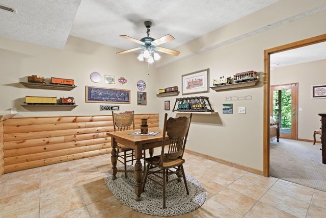 993 S Oak Ridge Road, Nixa, MO 65714