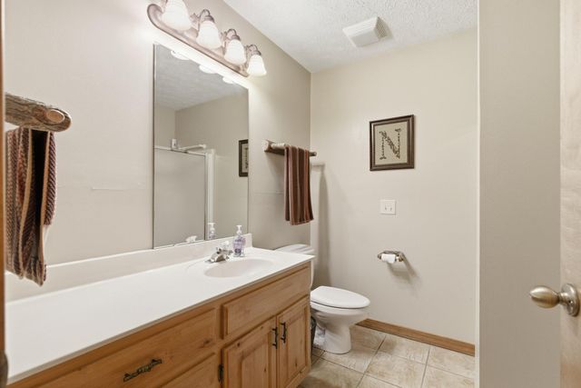 993 S Oak Ridge Road, Nixa, MO 65714