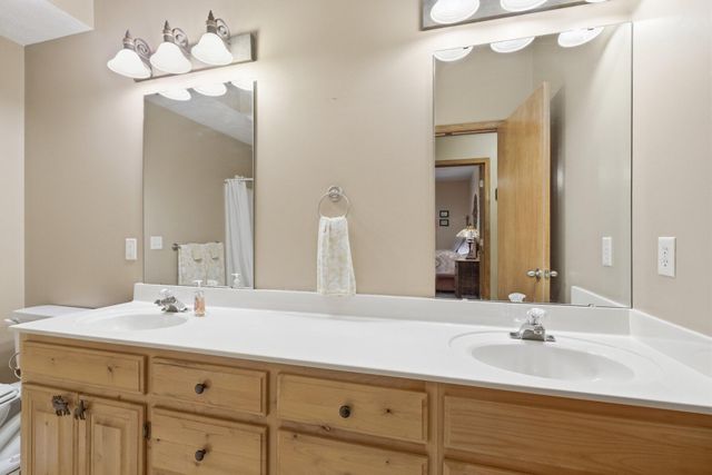 993 S Oak Ridge Road, Nixa, MO 65714