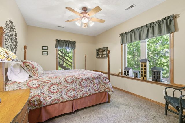 993 S Oak Ridge Road, Nixa, MO 65714
