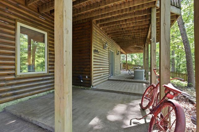993 S Oak Ridge Road, Nixa, MO 65714