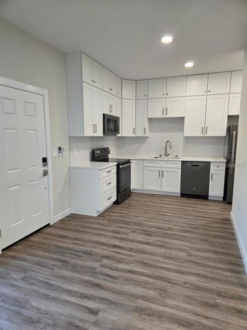 1019 OAK BLUFF DRIVE, Davenport, FL 33837