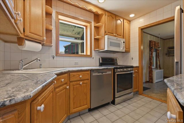 200 Edward Court, West Hempstead, NY 11552