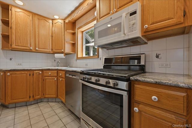 200 Edward Court, West Hempstead, NY 11552