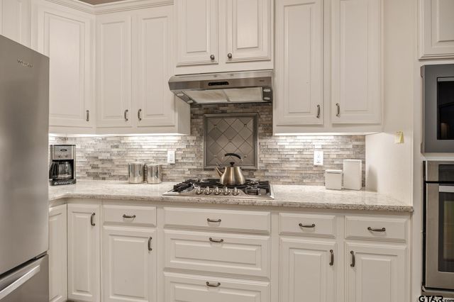 5723 Gloucester Dr, Tyler, TX 75707