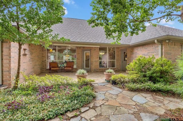 5723 Gloucester Dr, Tyler, TX 75707